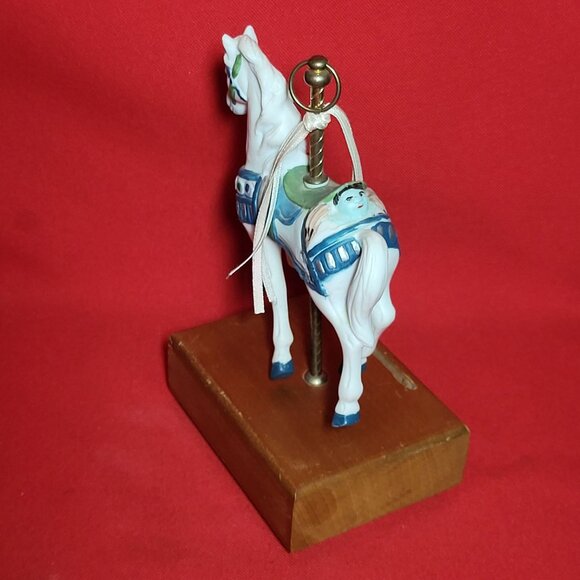 Vintage Musical Carousel Horse Figurine Plays Music - Picture 6 of 13